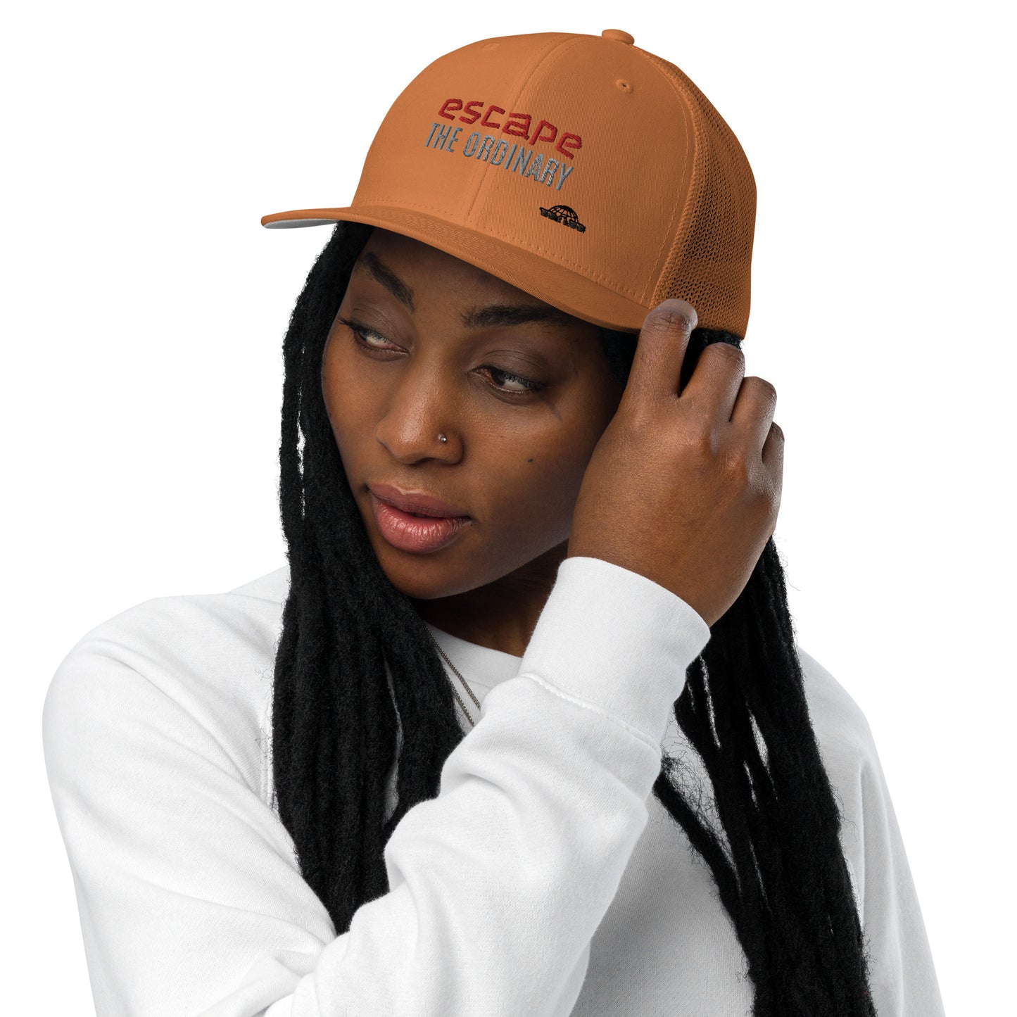 Closed-back trucker cap
